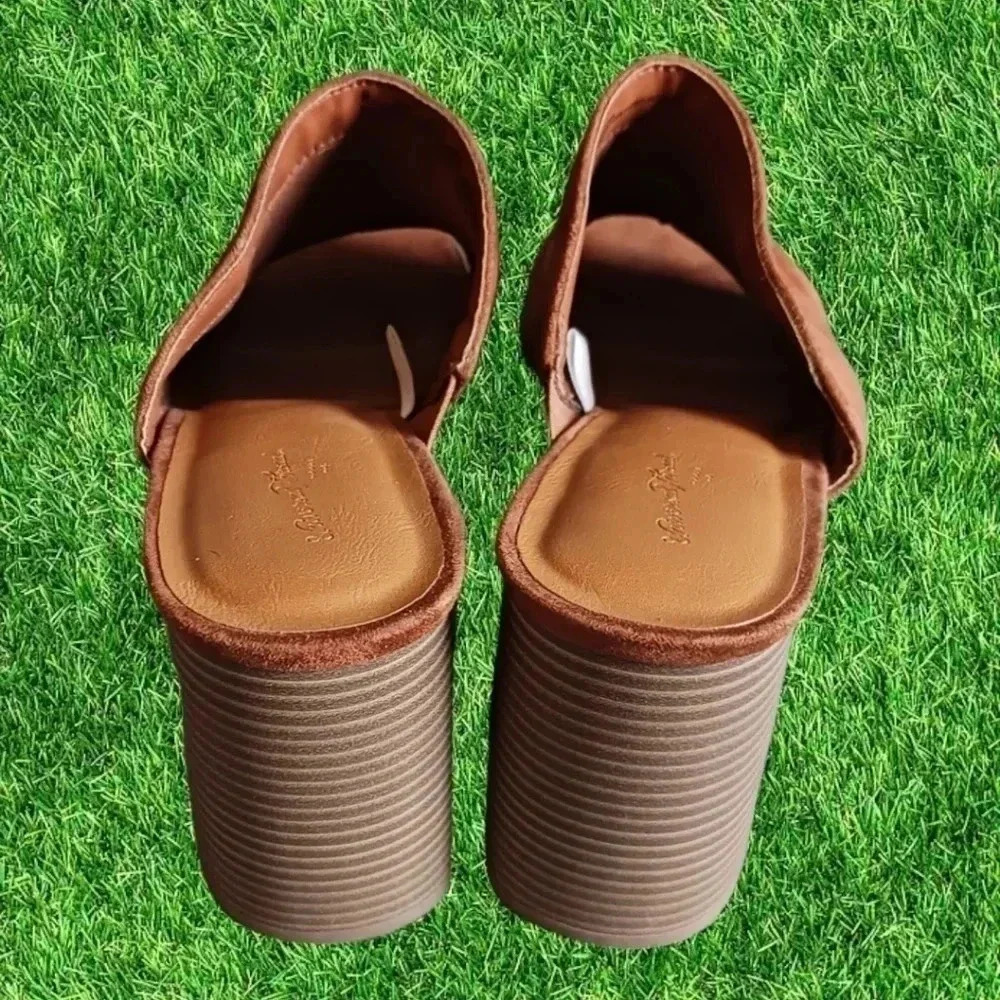 Universal Thread Platform Heels Mules Slip On Siz… - image 2